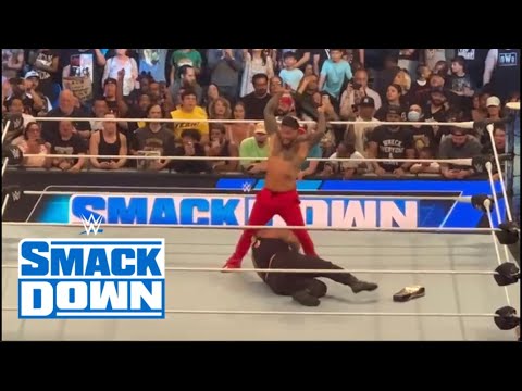 Jey Uso smashes Solo Sikoa with chair - WWE Smackdown 7/7/23