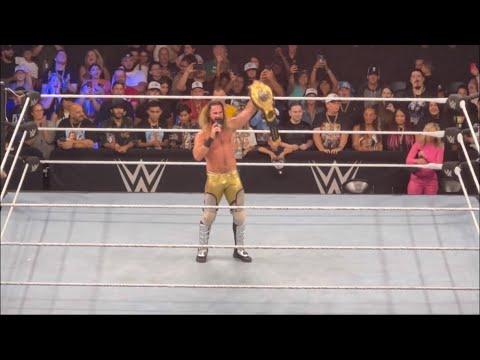 Seth Rollins breaking character after WWE Supershow in Florida!