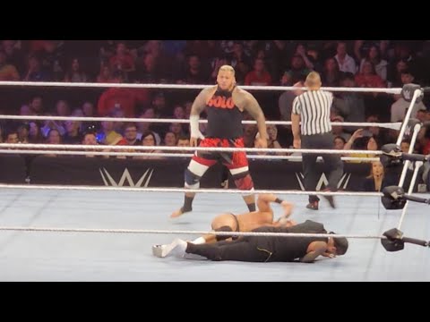 Solo Sikoa & Jimmy Uso Destroy LA Knight During WWE Live Event!!