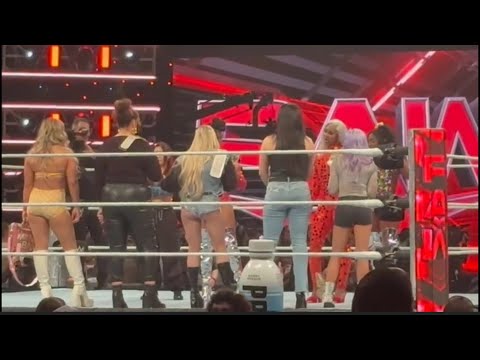 Rhea Ripley Returns Live Crowd Pop!! (Spoilers)